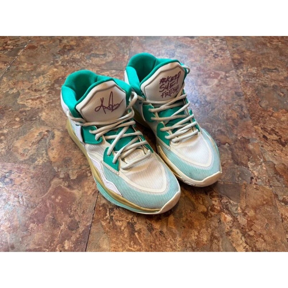 Nike Kyrie Infinity x Sue Bird -Men’s size 8- Women’s size 9.5 -w/box